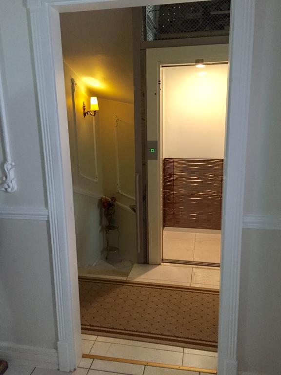 3 Bedroom Private Floor In Luxury Mansion 布达佩斯 外观 照片